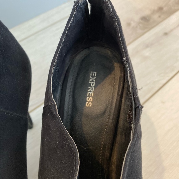 Black Express Heels - Picture 3 of 4